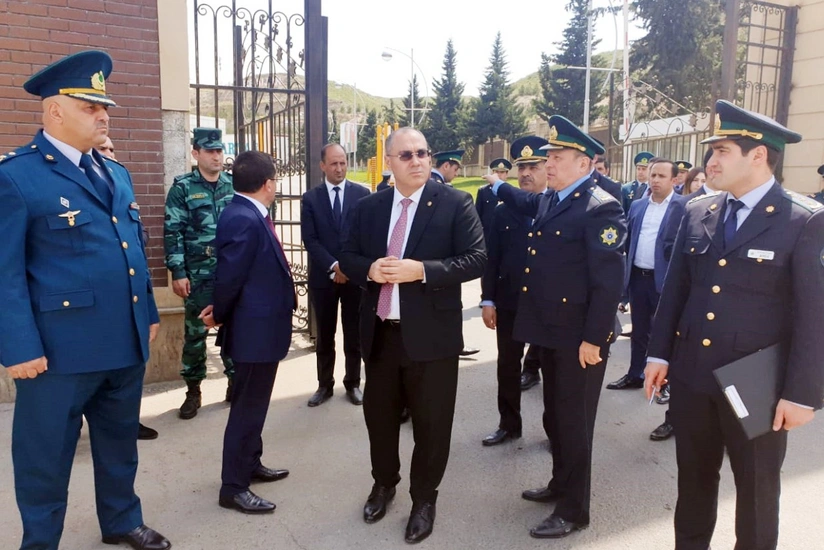 Dövlət Gömrük Komitəsinin sədri Qırmızı Körpü gömrük postunda mövcud vəziyyətlə tanış olub