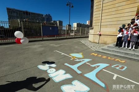 Bakıda məzunların “Son Zəng” həyəcanı - FOTOREPORTAJ - VİDEO