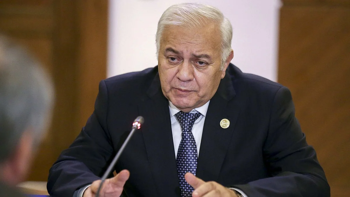 Oqtay Əsədovdan çıxış edən deputatlara xəbərdarlıq: “Sözünüz yarımçıq qalanda yaxşı çıxmır”