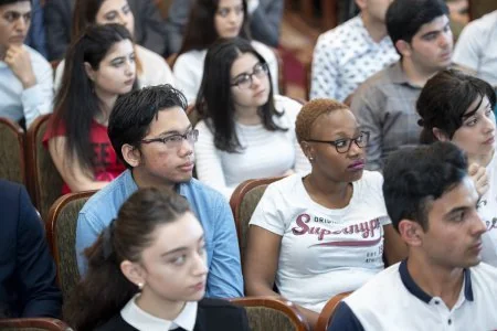 Kənd Təsərrüfatı naziri Azərbaycan Dövlət Aqrar Universitetinin tələbələri ilə görüşüb