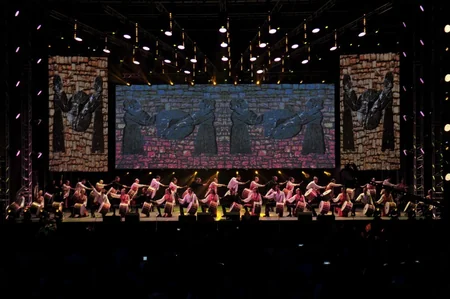 Heydər Əliyev Mərkəzinin parkında Bakının azad edilməsinin 100 illiyi münasibəti ilə konsert olub
