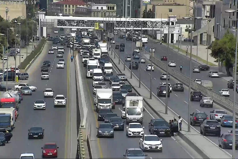 Bakıda qəza sıxlığa səbəb olub