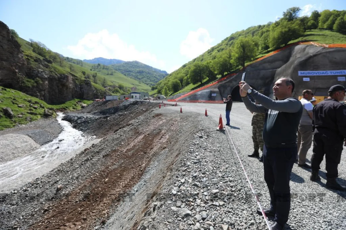 Дипломатов ознакомили со строительством автодороги Тоганы- Кяльбаджар- Истису