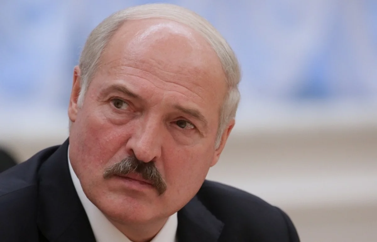 Belarusian president urges foreign minister to take measures to find new markets