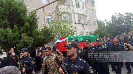 Ermənilərin mina terrorunda həlak olan polis serjantı Sumqayıt Şəhidlər xiyabanında dəfn edilib - YENİLƏNİB