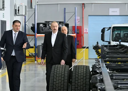 Prezident İlham Əliyev Sumqayıt Kimya Sənaye Parkında bir sıra müəssisələrin açılışını edib