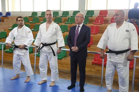 İlqar Rəhimov: Yerli azarkeşlər qarşısında gücünüzü nümayiş etdirməlisiniz”