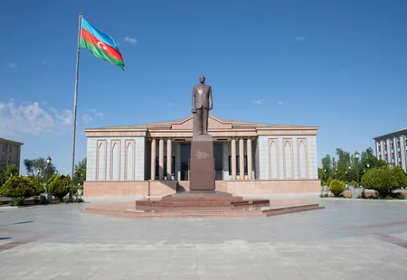 Naxçıvanda Heydər Əliyevin 100 illik yubileyi münasibətilə silsilə tədbirlər keçirilib