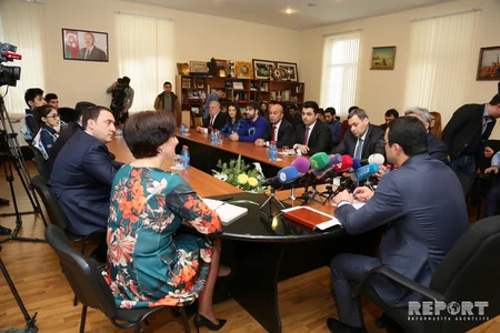 Gənclər və İdman Nazirliyində beynəlxalq yarışlarda uğur qazanan karateçi və taekvondoçularla görüş olub