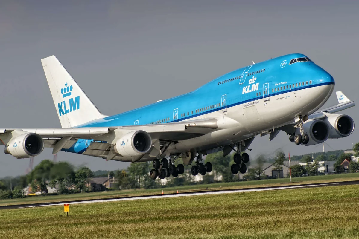 Авиакомпания KLM прекратила полеты над частью территории Ирана