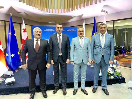 Vəkillər Kollegiyasının nümayəndə heyəti Gürcüstanda Vəkillər Evinin açılışında iştirak edib