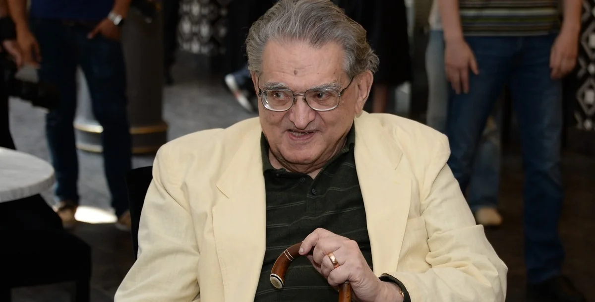 Dmitri Medvedev Bakıda anadan olan yazıçının yubileyini təbrik edib