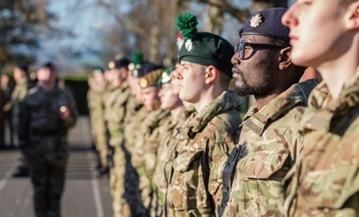 Britaniyada ehtiyatda olan hərbçilər xidmətə çağırılıblar