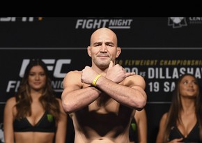 MMA döyüşçüsü koronavirusa yoluxdu, görüş təxirə salındı