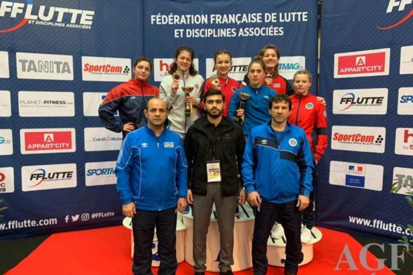 Azerbaijani female wrestlers claim three medals in France