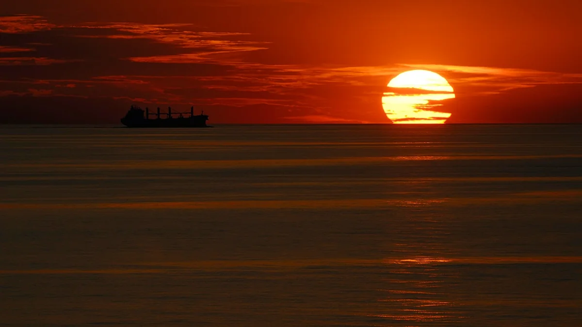 Yəmən husiləri Qırmızı dənizdə daha bir gəmiyə hücum edib