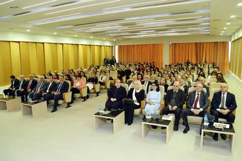 AMEA-da “Daş təpələr: sivilizasiyanın erkən coğrafiyası” mövzusunda elmi seminar keçirilib
