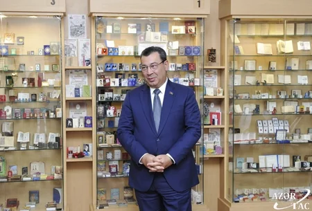 Mehriban Əliyevaya həsr olunmuş miniatür kitabın təqdimatı keçirilib