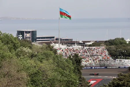 “Formula 1”: Azərbaycan Qran-prisinin qalibləri mükafatlandırılıblar - FOTOREPORTAJ