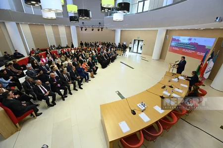 Bakıda Çiliyə həsr olunmuş fotosərginin açılışı olub