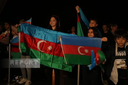 Dünya çempionatında uğurla çıxış edən gimnastlarımız Vətənə dönüblər