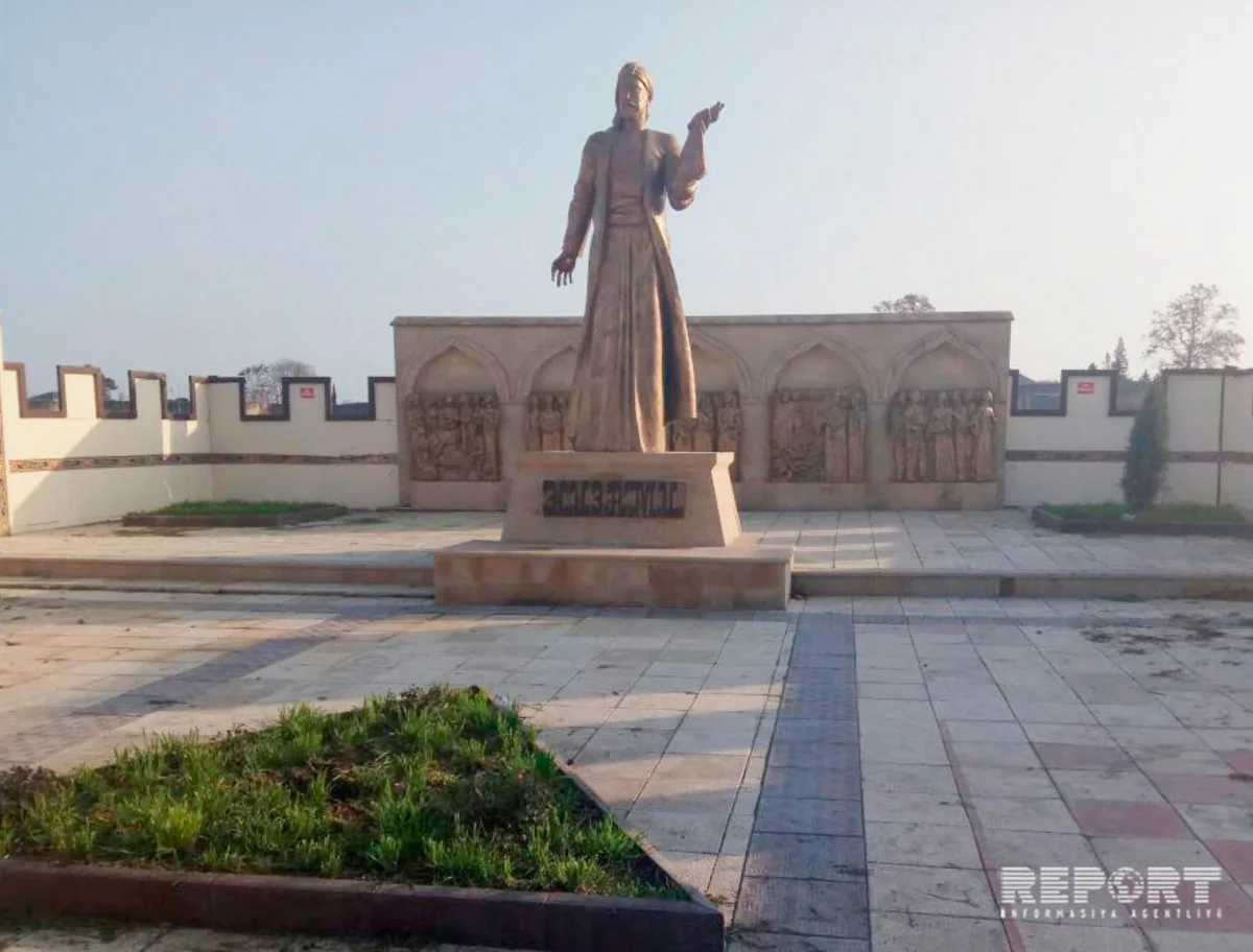 Nizami Gəncəvinin Dərbənddəki abidəsinə ziyan vurulub