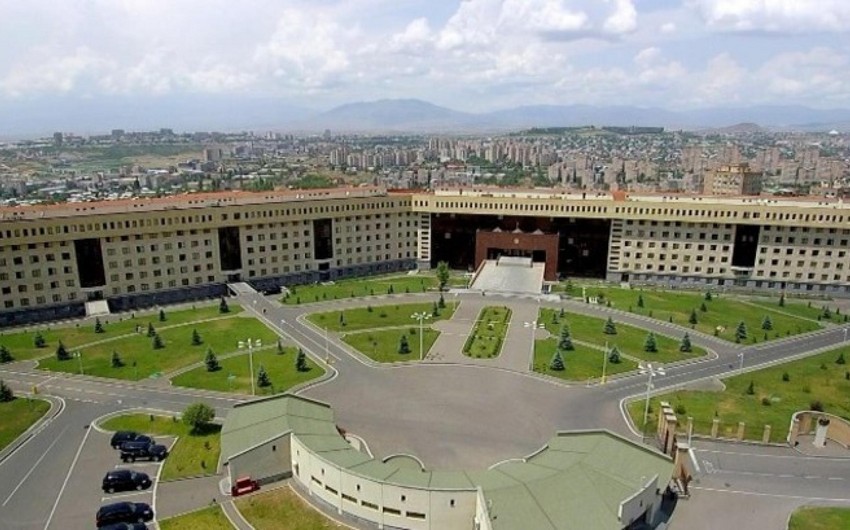 Ermənistanda silahlı qüvvələr və siyasi rəhbərlik arasında çəkişmə başladı