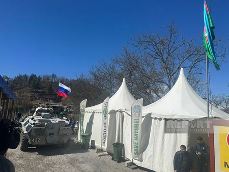 Vehicles of peacekeepers move unhindered on Khankandi-Lachin road