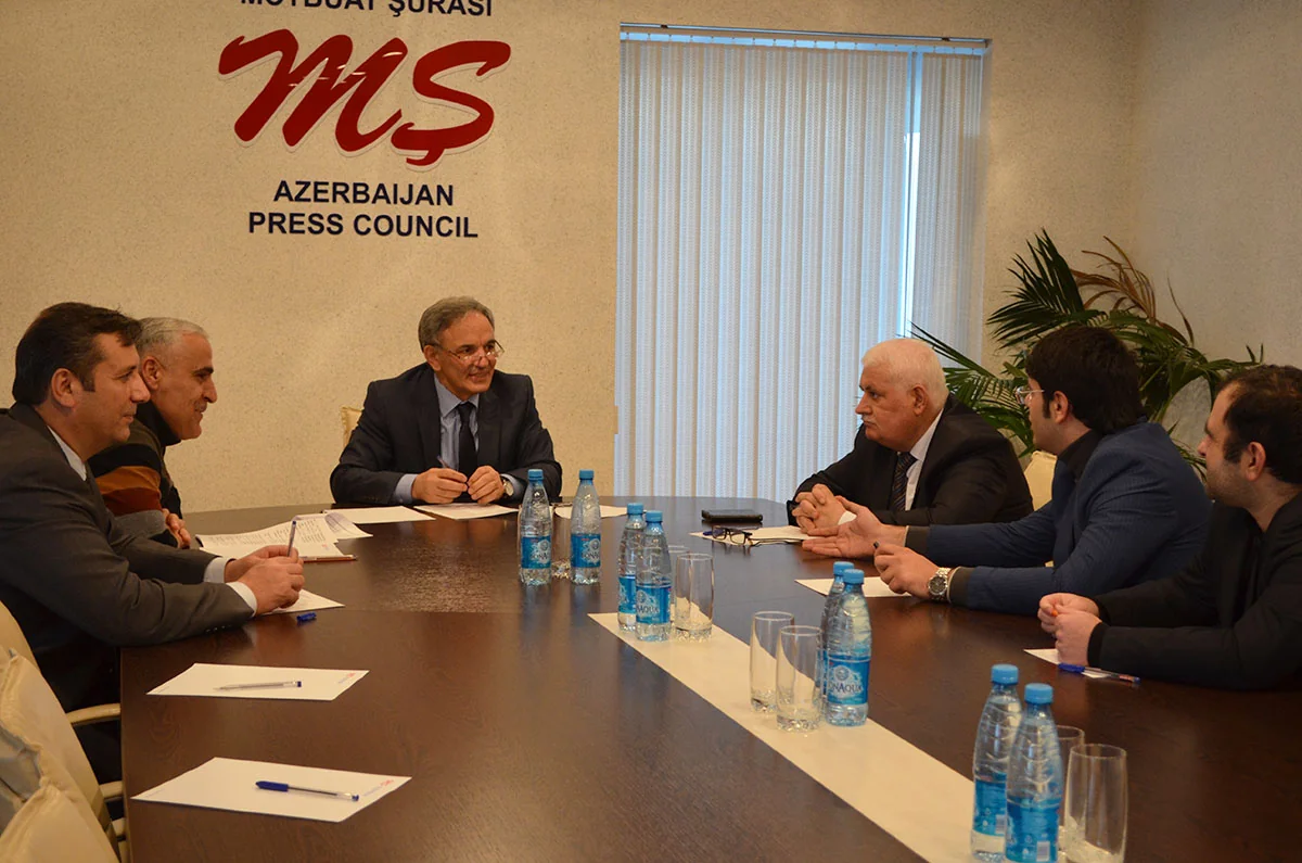 Mətbuat Şurasında bir qrup internet informasiya resursu təmsilçisi ilə görüş keçirilib