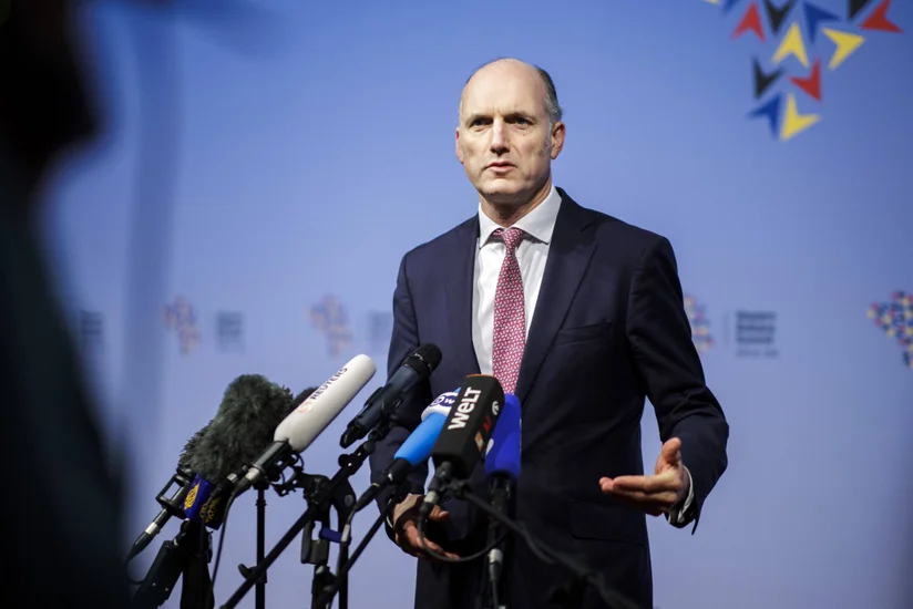 Britaniyalı nazir: “Azərbaycan-Ermənistan tarixi sazişinin imzalanacağına ümid edirik”