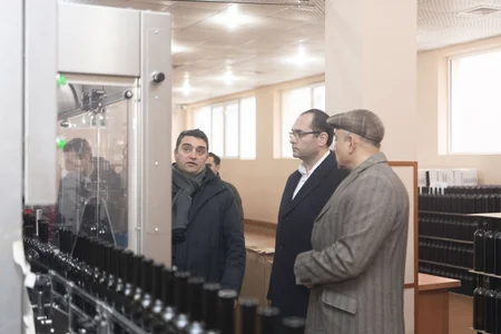 Məcnun Məmmədov Bakı və Abşerondakı müəssisələrin fəaliyyəti ilə tanış olub