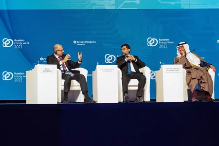 Energetika naziri “Rusiya Enerji Həftəsi” Beynəlxalq Forumunda iştirak edib