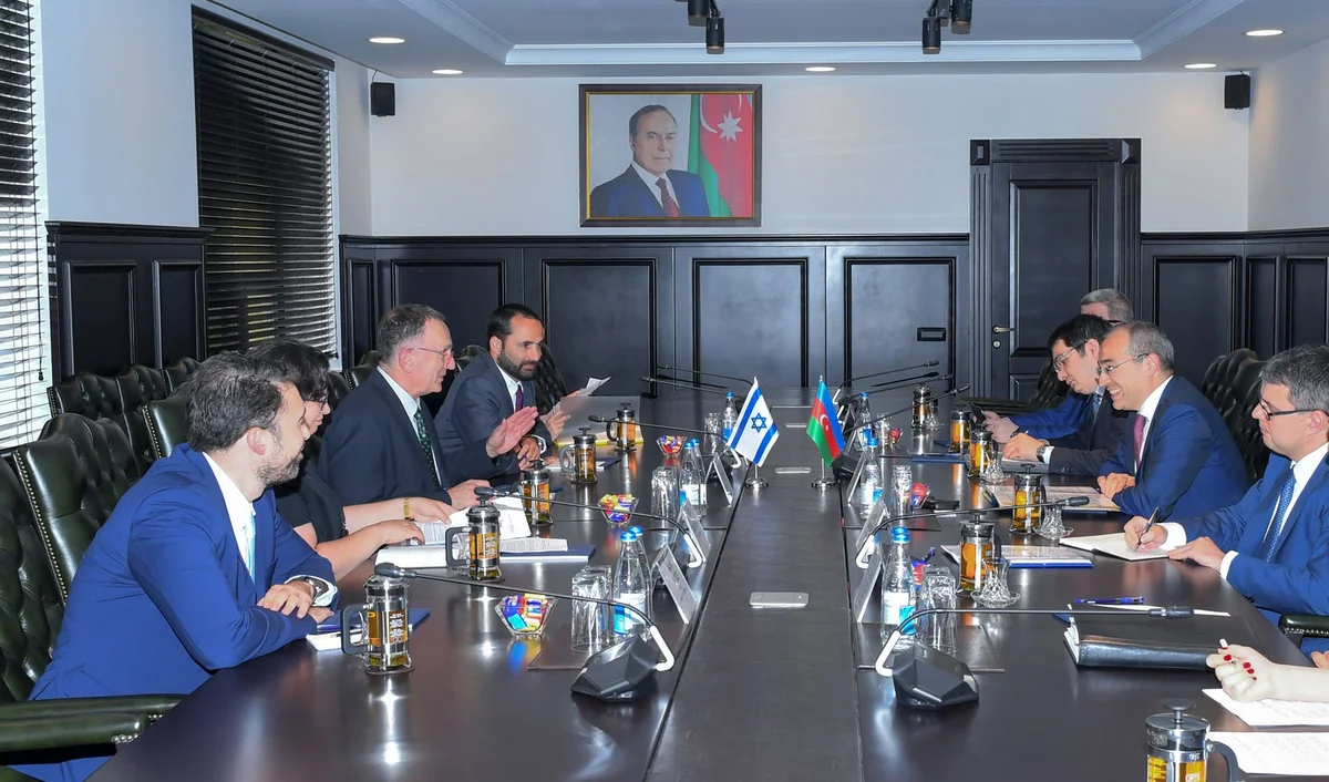 Vergilər Nazirliyində İsrail səfiri ilə görüş keçirilib