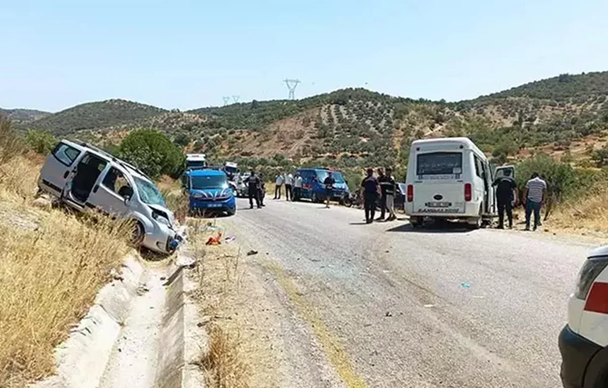 Türkiyədə ağır yol qəzası olub, ondan çox adam yaralanıb