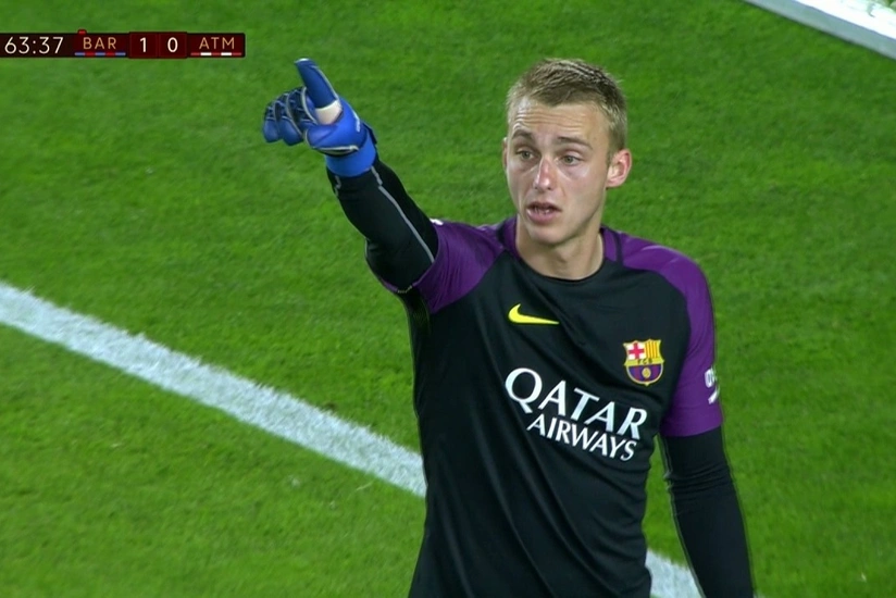 Силлессен продолжит карьеру в “Валенсии“