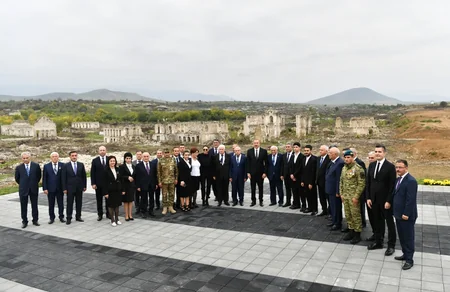 Prezident Füzuli rayon ictimaiyyətinin nümayəndələri ilə görüşüb - TAM MƏTN