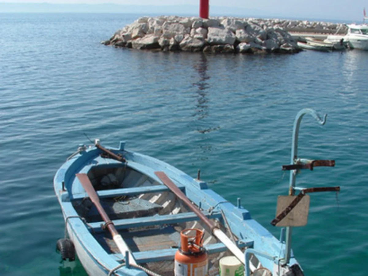 Xəzərdə balıqçı batıb