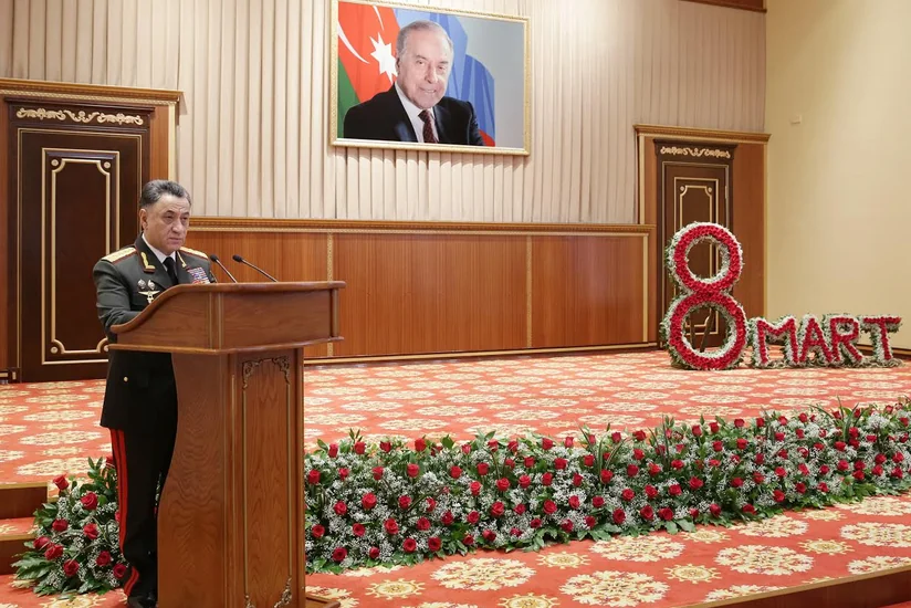 Ramil Usubov qadın polisləri təbrik edib