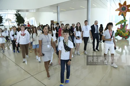 Ukraynalı uşaqlar Heydər Əliyev Mərkəzində olublar