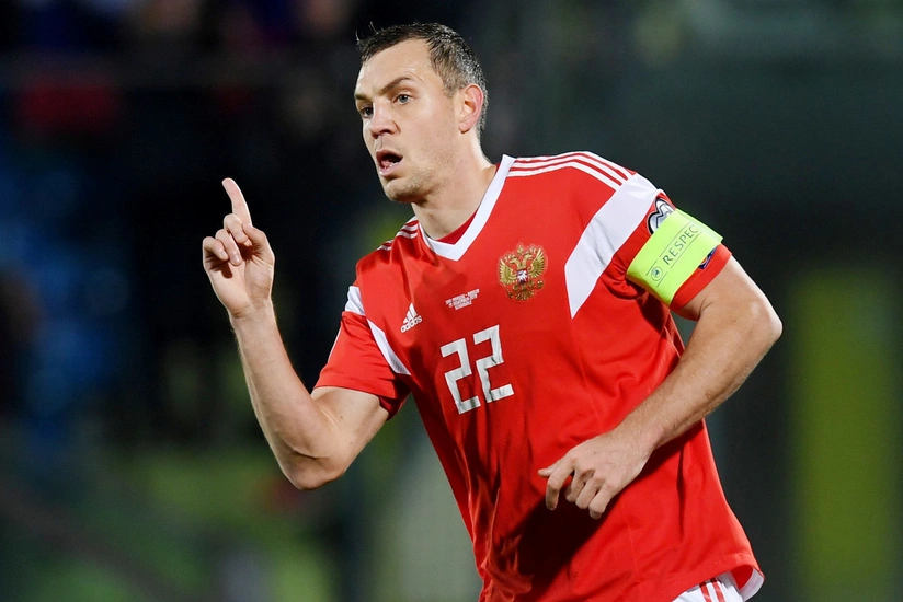 Rusiya millisinin keçmiş futbolçusu bir il ərzində 100 dəfə cərimələnib