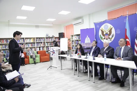 ABŞ-dakı Azərbaycanın Dostları Assambleyasının sədri ADU-nun tələbələri ilə görüşüb
