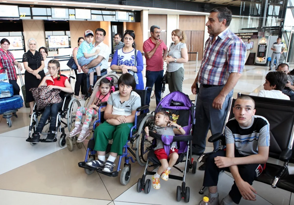 Nazirlik 25 nəfər sağlamlıq imkanları məhdud olan uşağı Türkiyəyə müalicəyə göndərib