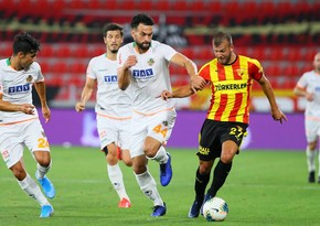 İzmirdəki zəlzələyə görə futbol matçları təxirə salındı