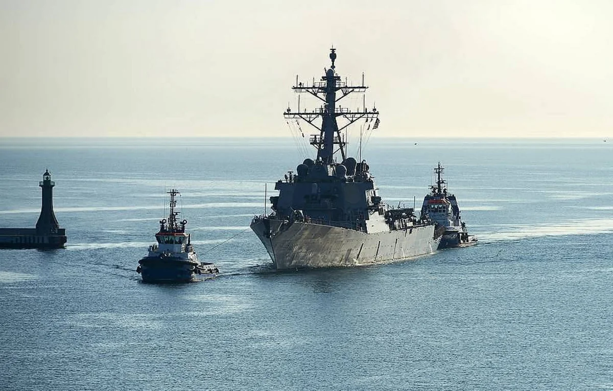 Американский эсминец зашел в Черное море