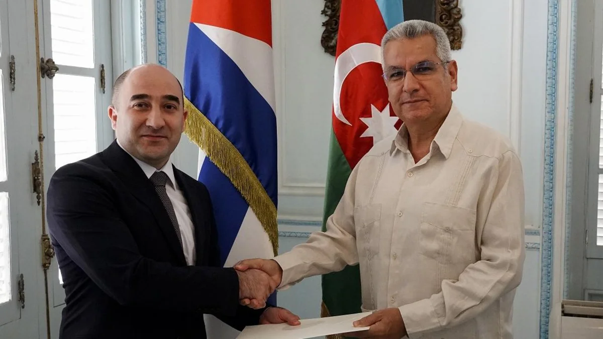 Azerbaijani ambassador presents copy of his credentials to Cuban deputy foreign minister