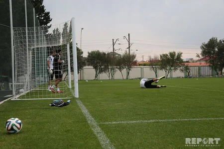 Neftçi Qarabağla final oyunuöncəsi son məşqini keçirib