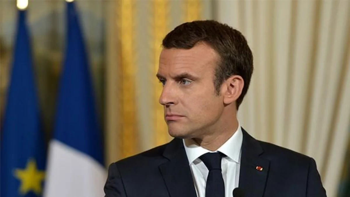 Makron başağrısından və yorğunluqdan şikayət etdi