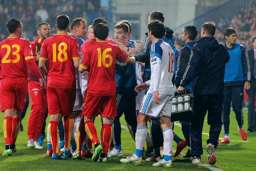 UEFA Monteneqro - Rusiya matçında baş verənlərlə bağlı araşdırmalar aparacaq
