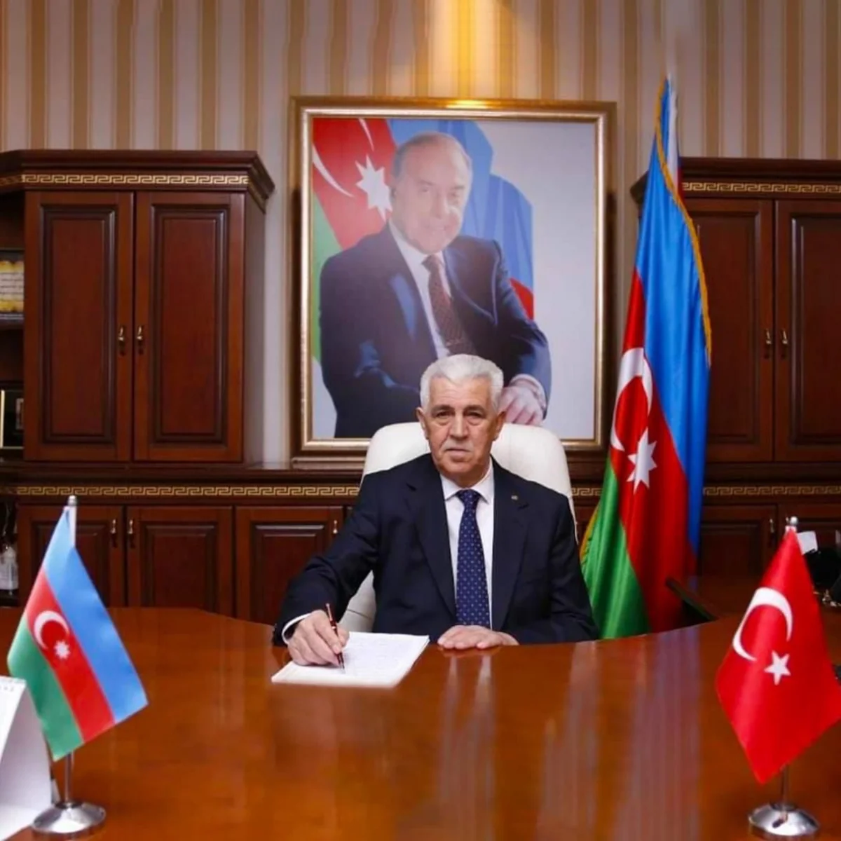 Sabiq rektor: Ümid edirəm, universitetimiz öz tarixi inkişafına sadiq qalacaq