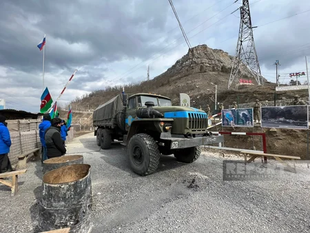 По дороге Ханкенди-Лачын беспрепятственно проехали 57 автомобилей миротворцев